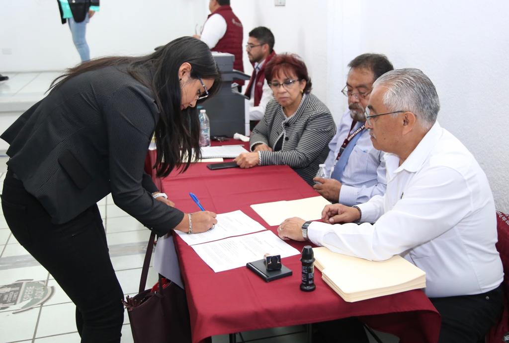 Asigna SEP más de 100 plazas definitivas y temporales a directores y supervisores