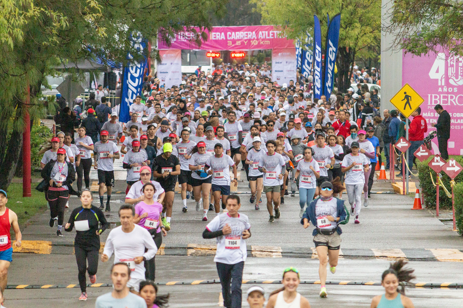 Más de mil personas participan en Carrera Atlética IBERO