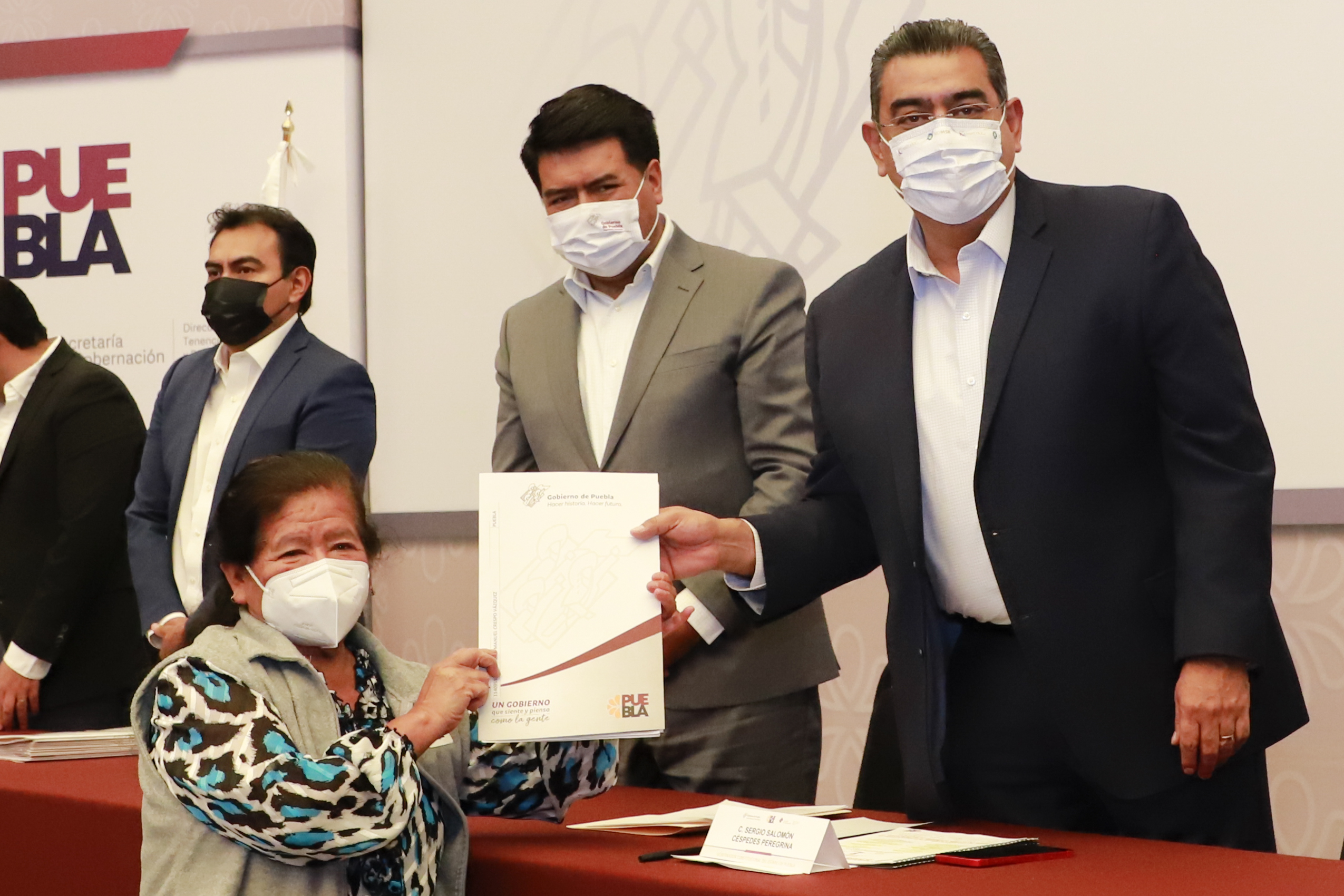 Con entrega de apoyos y obras, Céspedes ratifica su compromiso con los poblanos