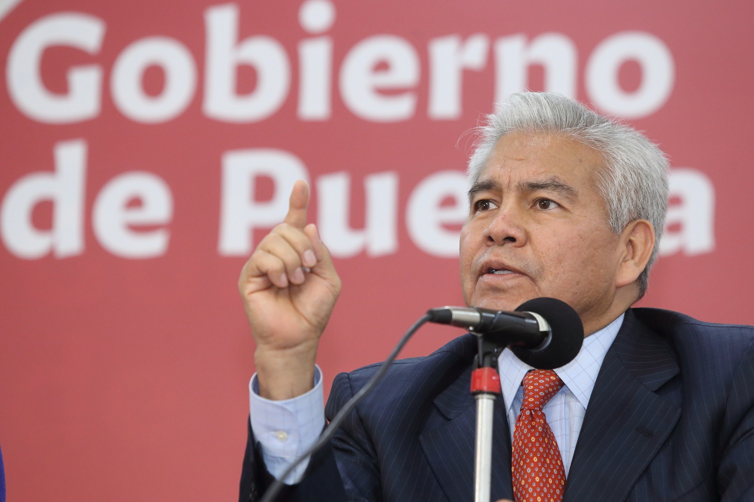 No hay persecución política en revocación de notarías: Ricardo Velázquez