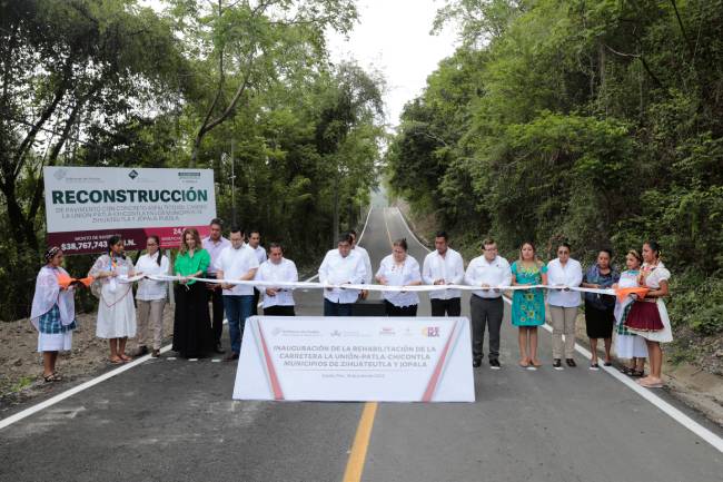 Inaugura MBH carretera La Unión-Patla-Chicontla