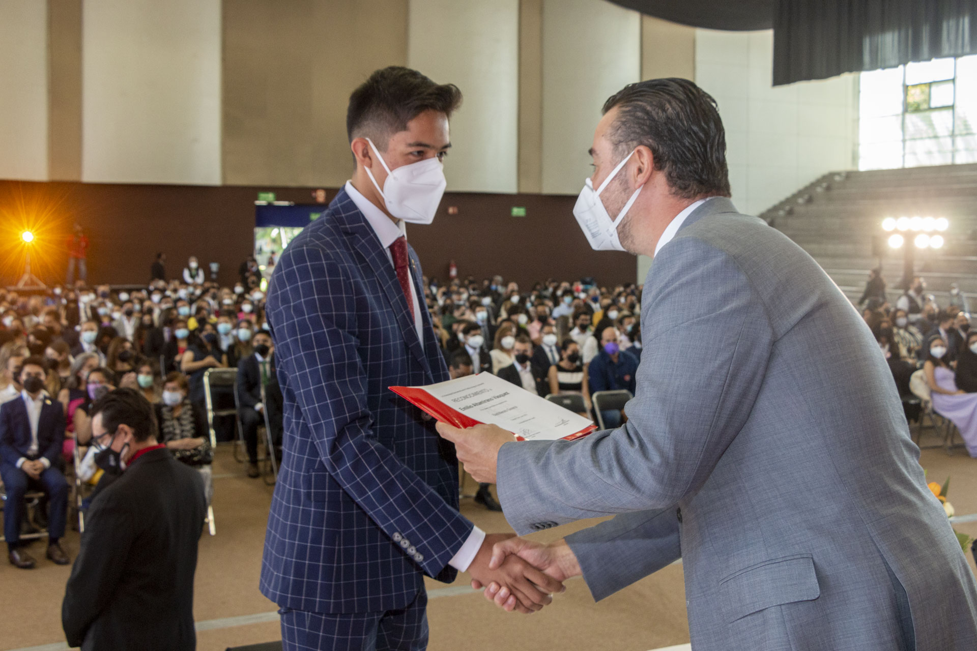 La IBERO Puebla festeja a graduados de la época COVID