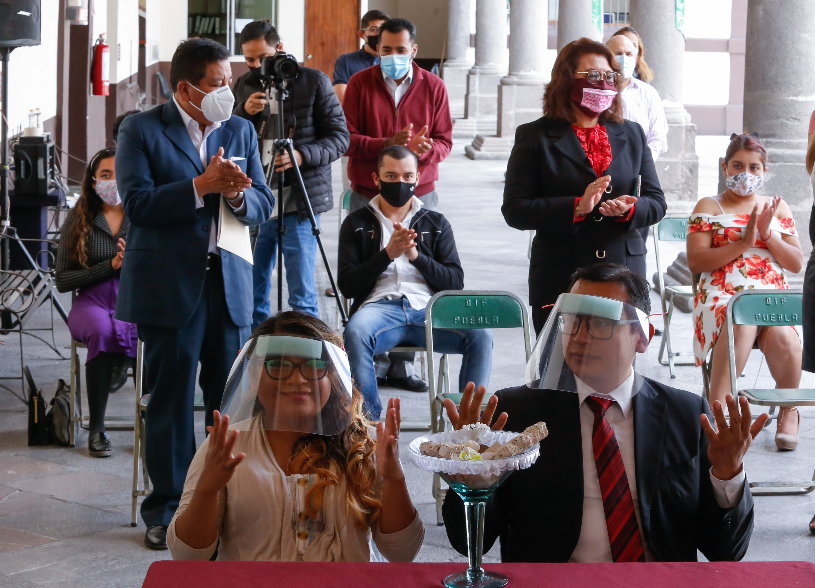 Celebran primera boda en lenguaje de señas en el SEDIF 