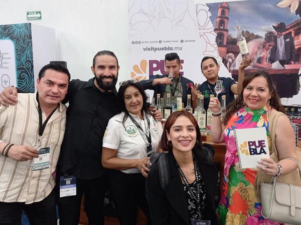 Gobierno estatal promueve el turismo de romance en Puebla