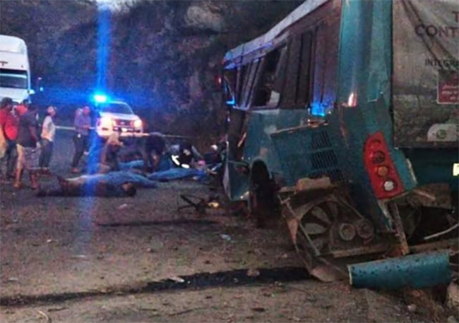 Al menos 6 poblanos fallecieron tras accidente de autobús en Jalisco
