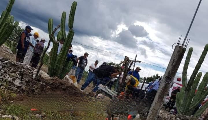 Mueren dos masculinos dentro de pozo de agua en Izúcar