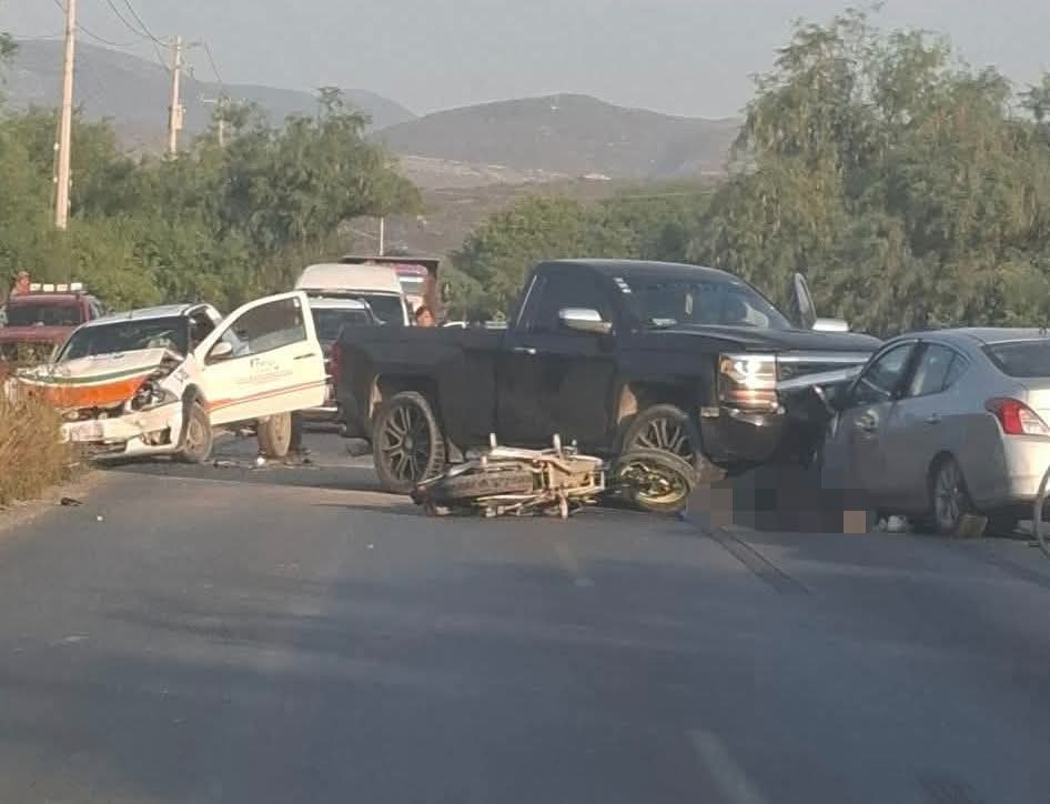 Carambola de 4 vehículos deja un motociclista muerto en Tehuacán