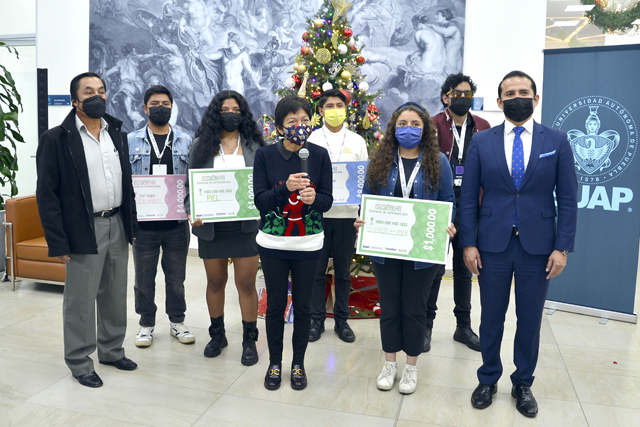 Rectora Lilia Cedillo entregó premios a ganadores del concurso Apantálla-te