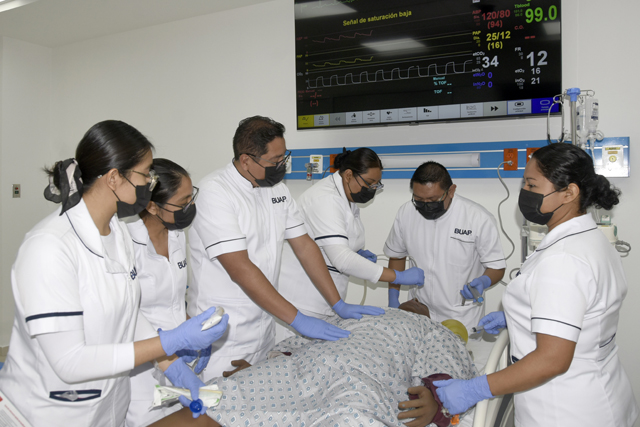 BUAP, con tecnología de vanguardia para estudiantes del área de la salud