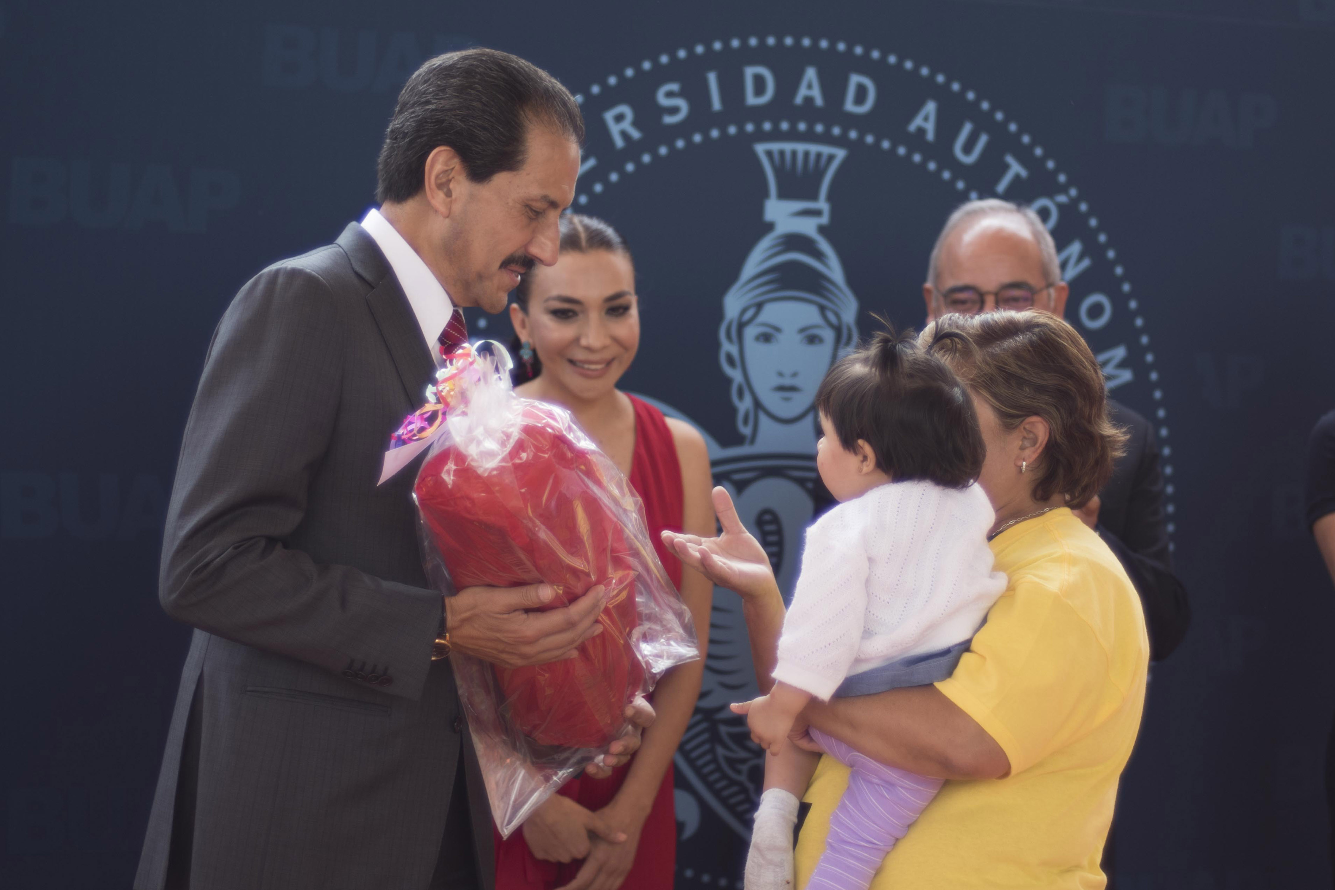 Círculo Infantil BUAP da confianza a personal universitario: Rector