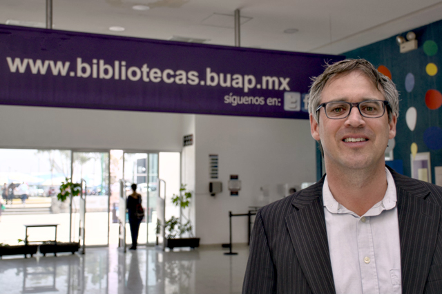 Investigador de la Academia de Artes de Berna imparte conferencia en la BUAP