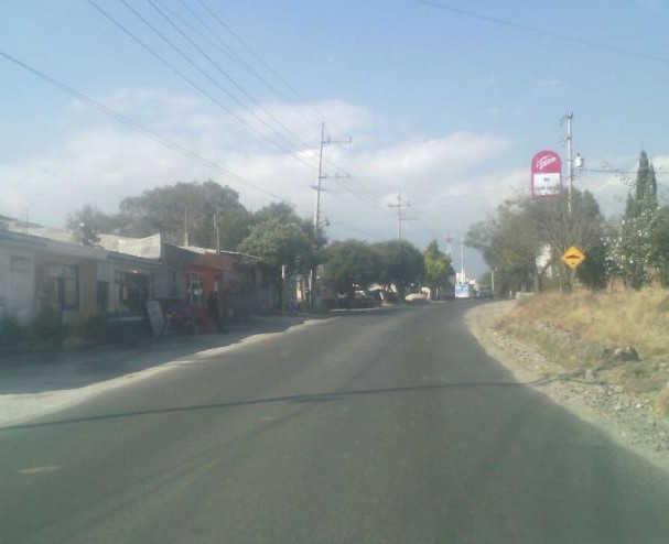 Incumple edil de El Verde con ampliación de carretera, acusan