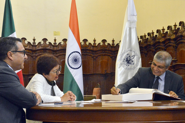 Rectora Cedillo se reúne con embajador de India en México
