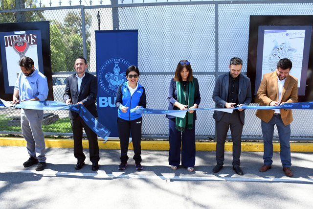 Inauguran exposición colectiva Cuenta conmigo, carteles vs suicidio en la BUAP