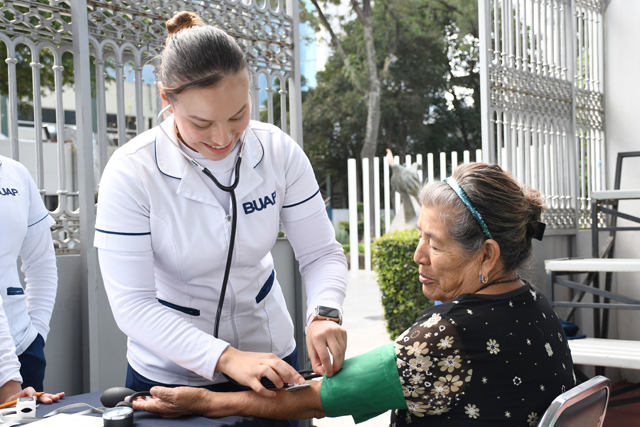 Oferta la BUAP Diplomado para desarrollar competencias en cuidadores familiares