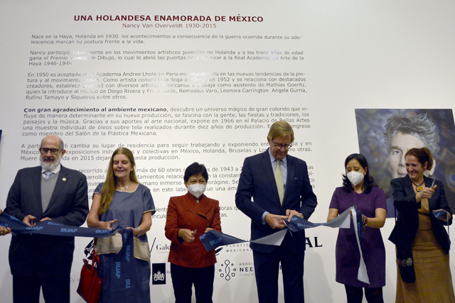 Rectora Cedillo inaugura la exposición Una holandesa enamorada de México