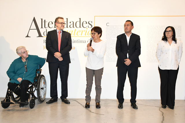 Cedillo inaugura Alteridades de la materia, exposición de José Kuri en galería del CCU