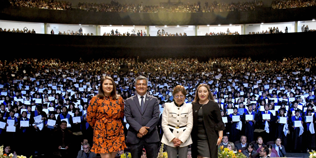 Preside Cedillo graduación de prepas del Complejo Regional Centro y de la Lázaro Cárdenas