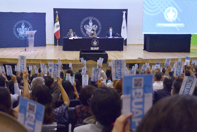 Avalan contratación de Borja Rendón Consultores como auditor de la BUAP