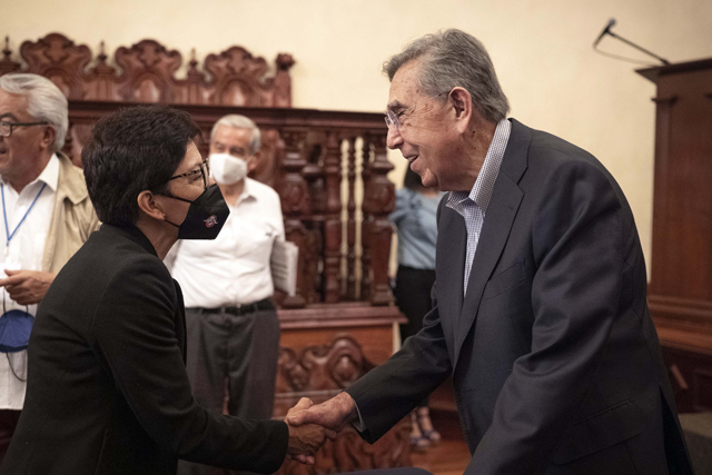 Presenta Cárdenas su libro Por una democracia progresista en la Fenali