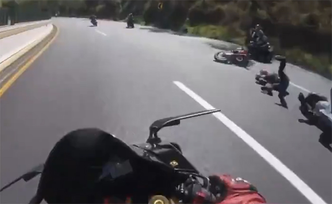 VIDEO Así se accidentan motociclistas en la México-Cuernavaca