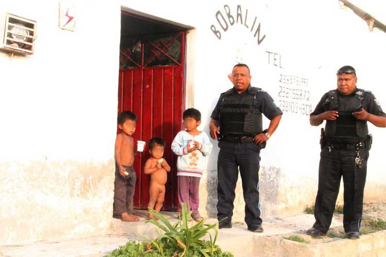 Rescatan a ocho menores en abandono en Tehuacán