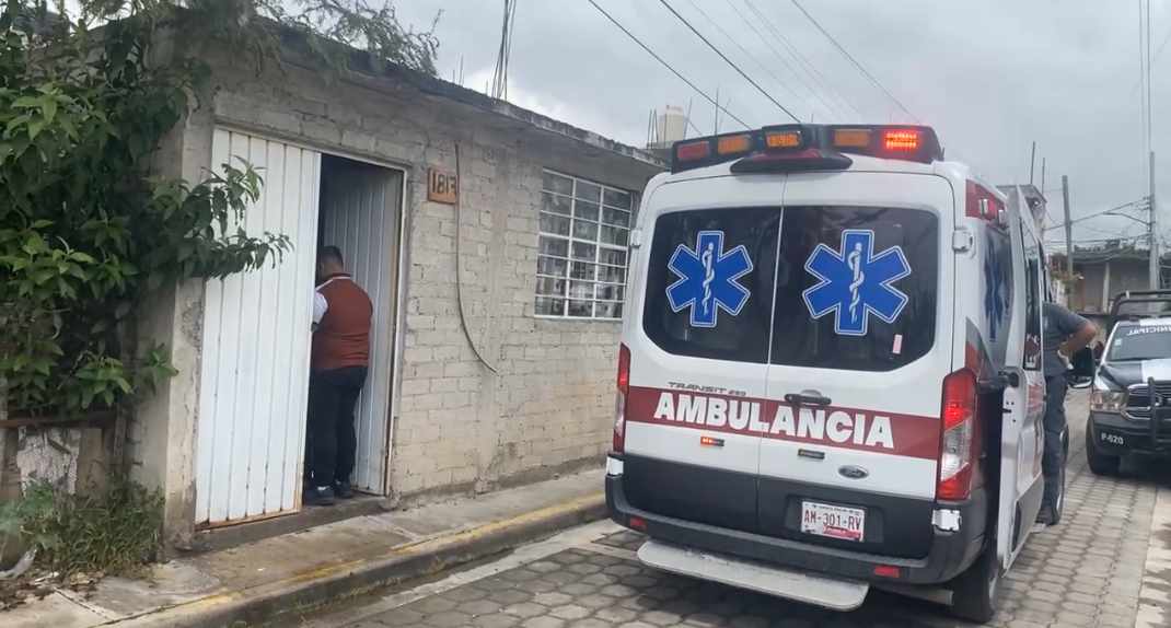 Rescatan a hombre en estado de abandono en su domicilio en Tehuacán