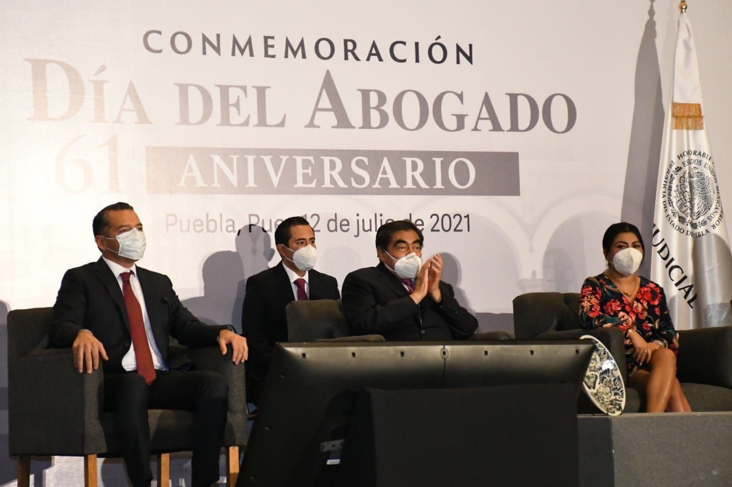 Barbosa y presidente del Tribunal encabezan conmemoración del Día del Abogado