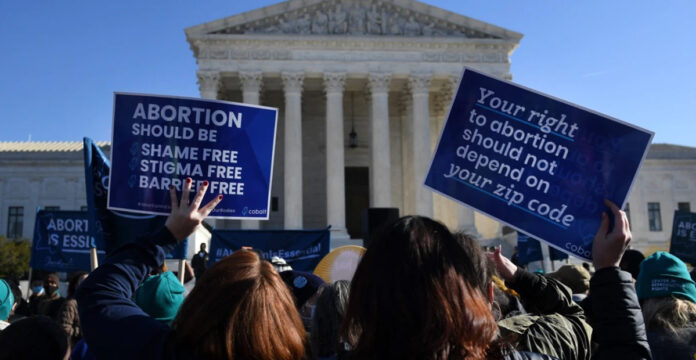 Corte Suprema de EU facultará a estados para que prohíban el aborto