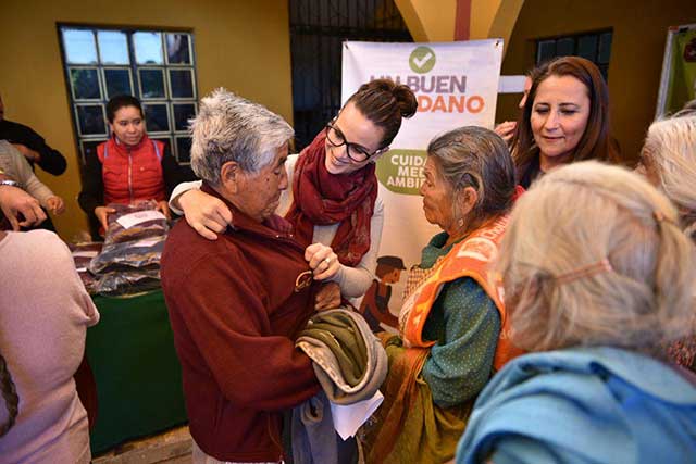 Abrígate Bien beneficia a abuelitos de San Pedro Cholula