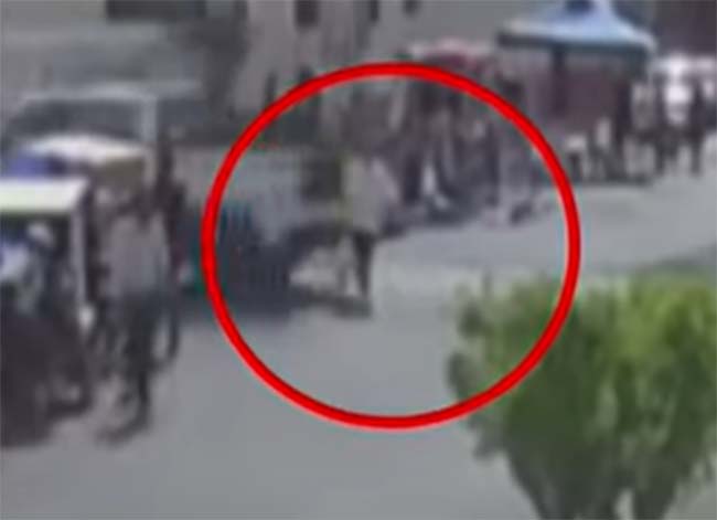 VIDEO Guardia Nacional atropella a abuelita; vecinos aseguraron que la querían matar