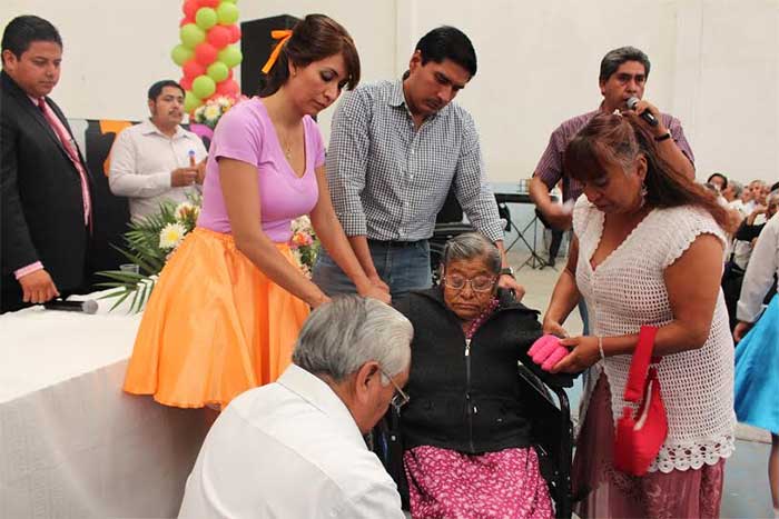 DIF de Huejotzingo festeja a los abuelitos en su día