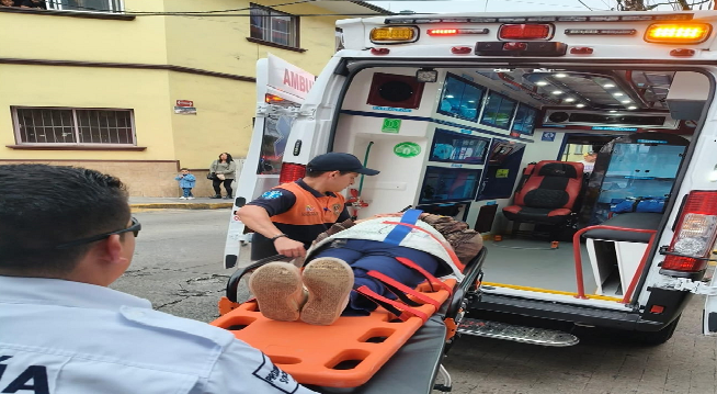 Colectiva atropella a pareja de abuelitos en centro de Teziutlán