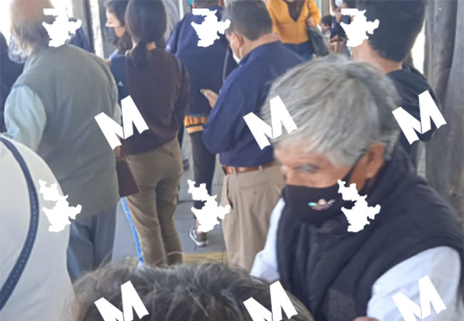 VIDEO RUTA baja a abuelitos recién vacunados contra Covid