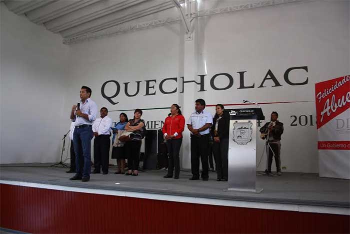 Autoridades de Quecholac celebran el Día del Abuelo