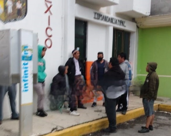 Vecinos detienen a tres presuntos secuestradores en Acajete