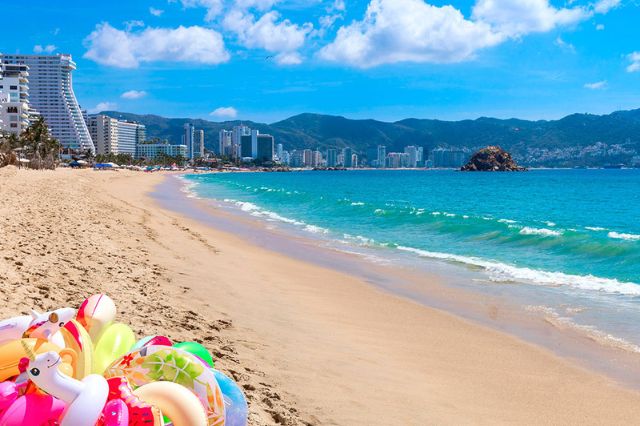 Sheinbaum anuncia plan para sanear playas de Acapulco tras detectar contaminación