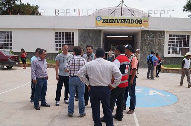 En Acatlán reportan 98 escuelas dañadas tras sismo