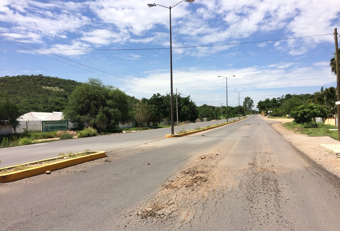 Obligarán a constructora a reparar bulevar en Acatlán de Osorio 