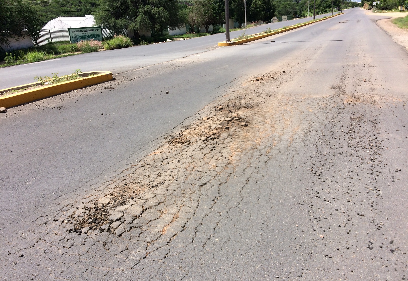 Obligarán a constructora a reparar bulevar en Acatlán de Osorio 