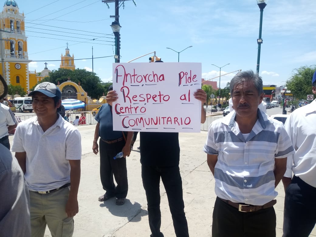 Acusan despidos injustificados en Ayuntamiento de Acatlán  