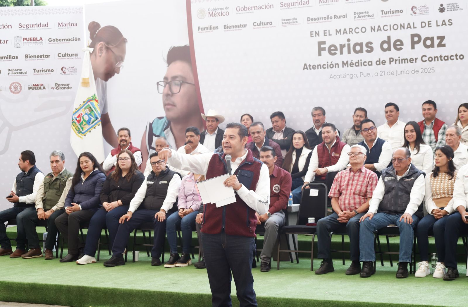 Armenta anunció en Acatzingo la creación de una fábrica de bicicletas