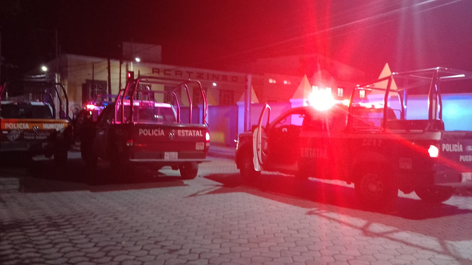 Seguridad negocia extracción de tres detenidos en Acatzingo