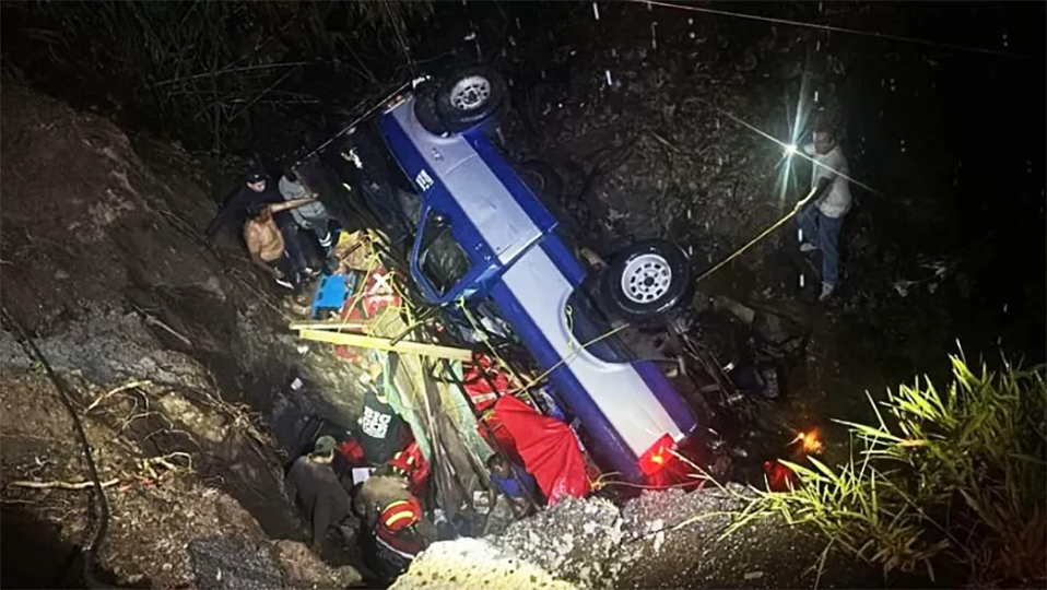 Tres peregrinos muertos en accidente vial en el Edomex