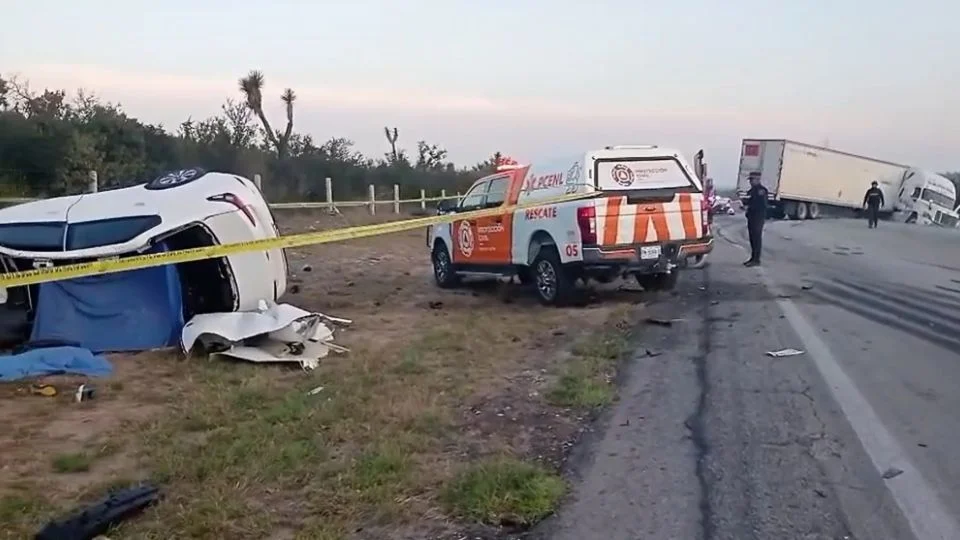 Fatal accidente en la carretera Monterrey-Nuevo Laredo deja tres muertos