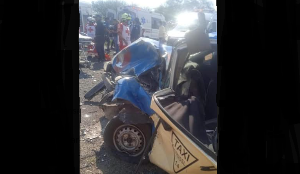 Accidente en libramiento Altepexi-Zinacatepec deja un muerto y 11 lesionados