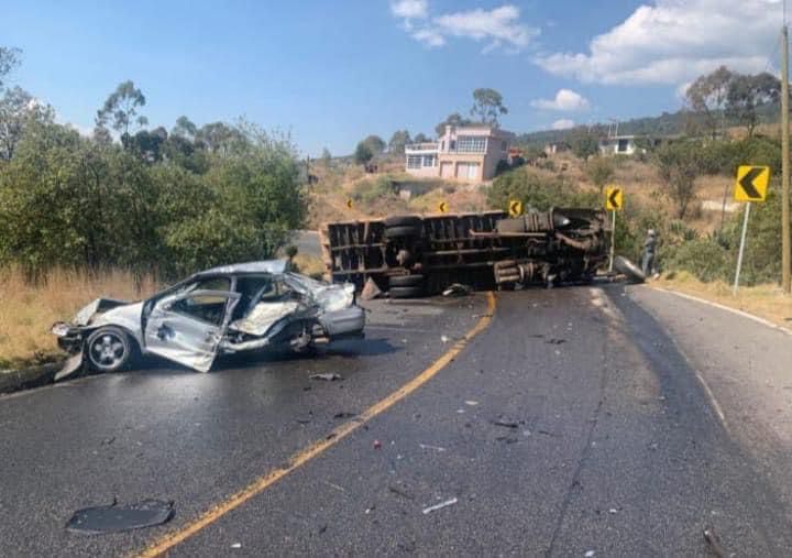 Dos lesionados deja aparatoso accidente en la carretera Tlaxco-Chignahuapan
