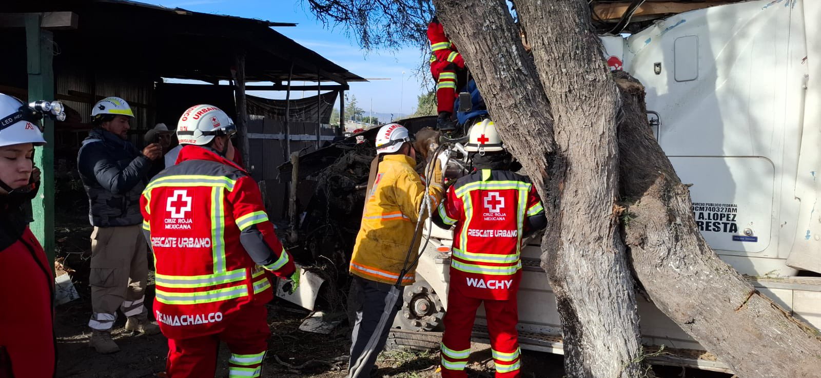 Un prensado deja accidente automovilístico en Tecamachalco