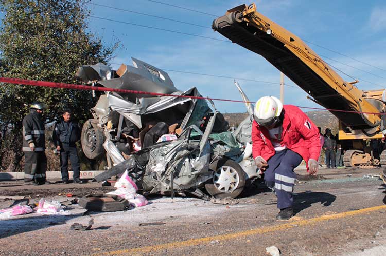 Un muerto y un lesionado por choque en la autopista Tlaxcala-Texmelucan