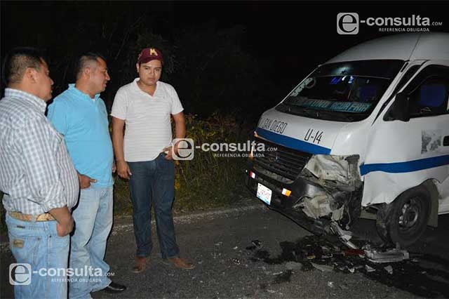 Deja 3 heridos choque entre 2 vehículos en V. Carranza